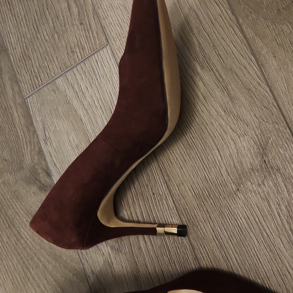 Shoes - Picture 2 of 2